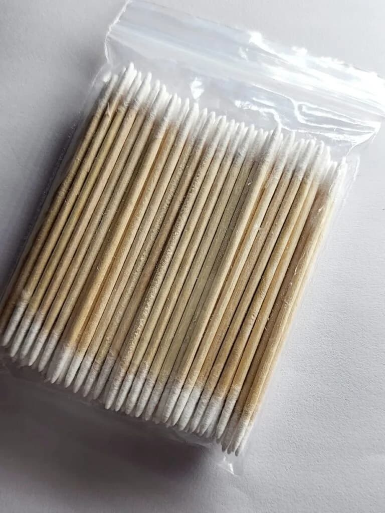 Palitos con algodón